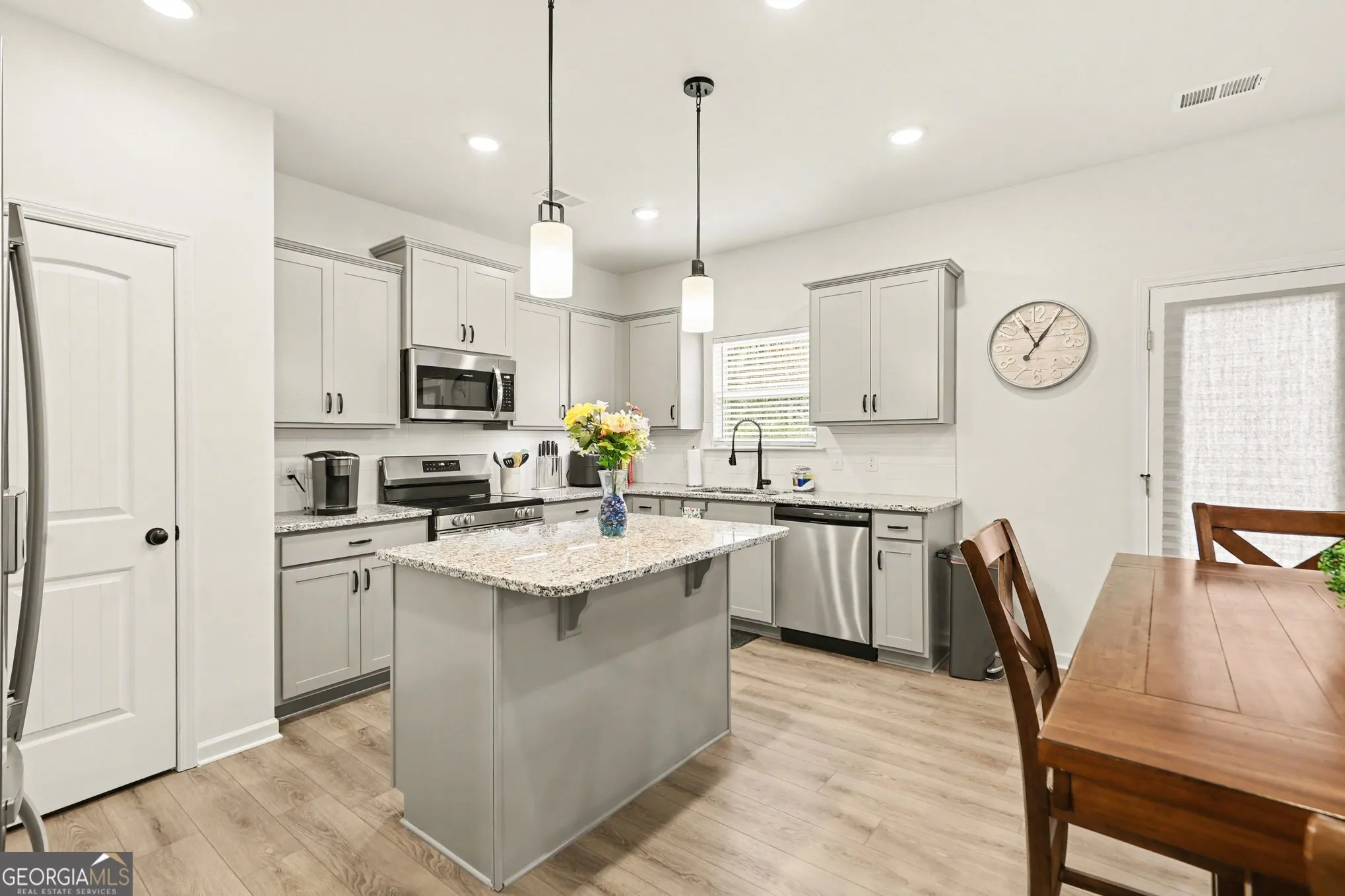 383 Morgan Rd — photo 6 of 34