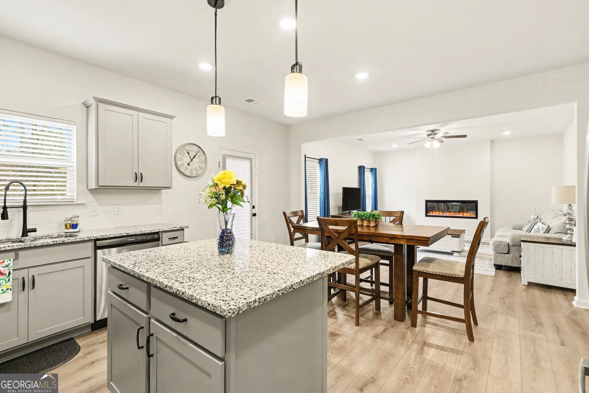 383 Morgan Rd — photo 3 of 34