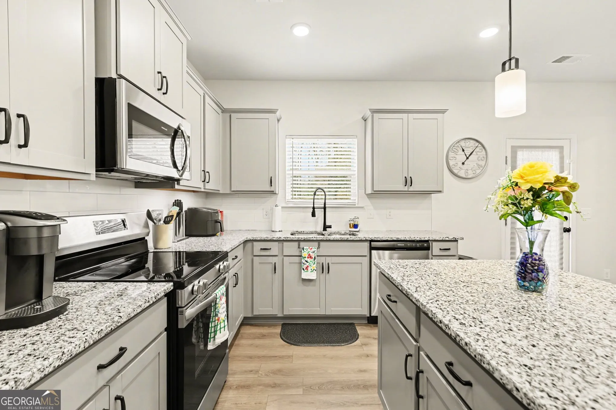 383 Morgan Rd — photo 5 of 34