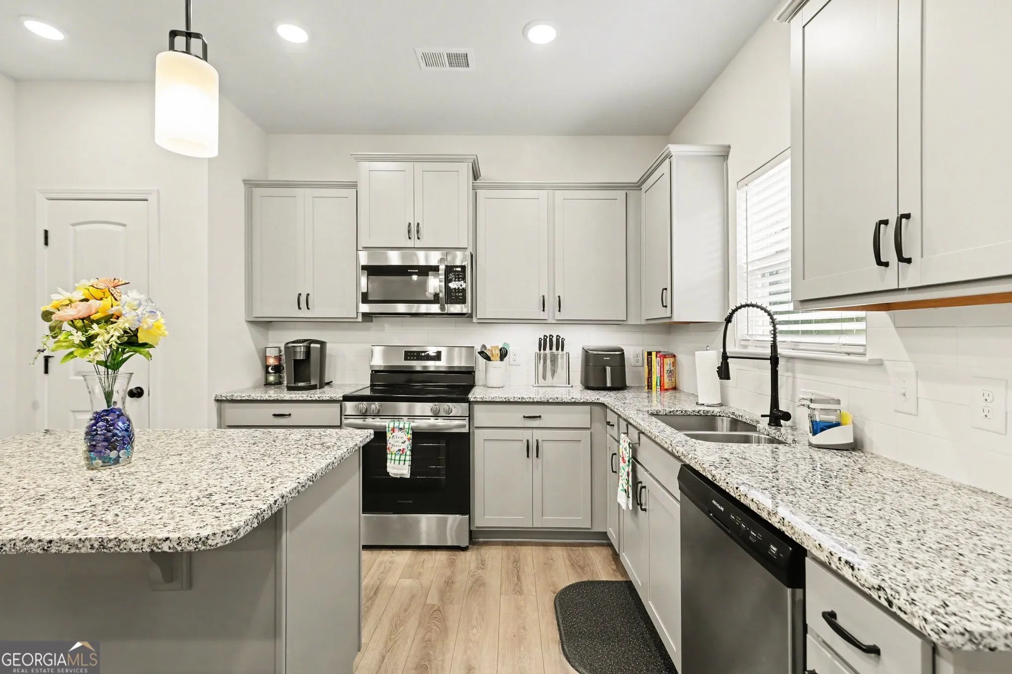 383 Morgan Rd — photo 7 of 34