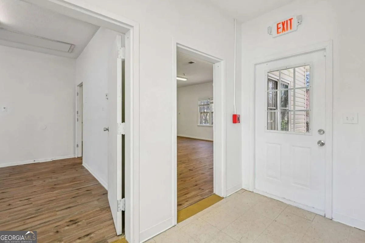 824 Temple Rd — photo 17 of 63