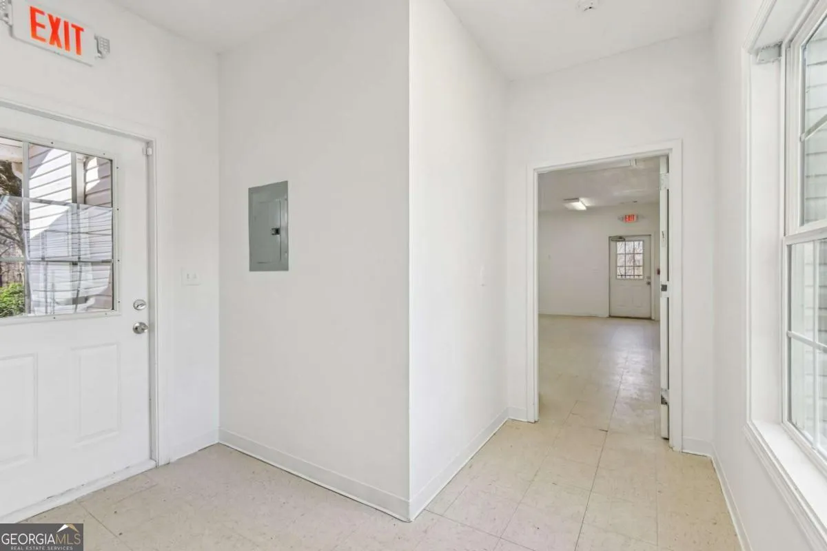 824 Temple Rd — photo 18 of 63