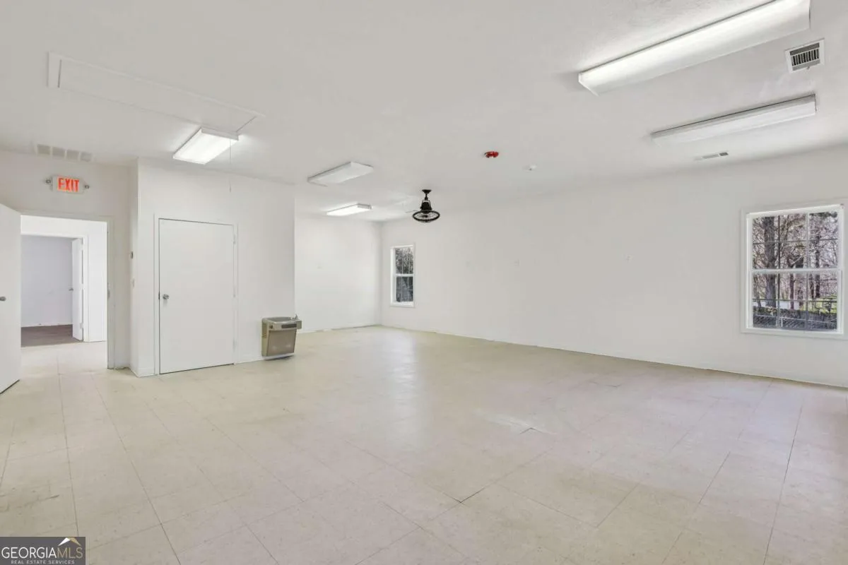 824 Temple Rd — photo 10 of 63