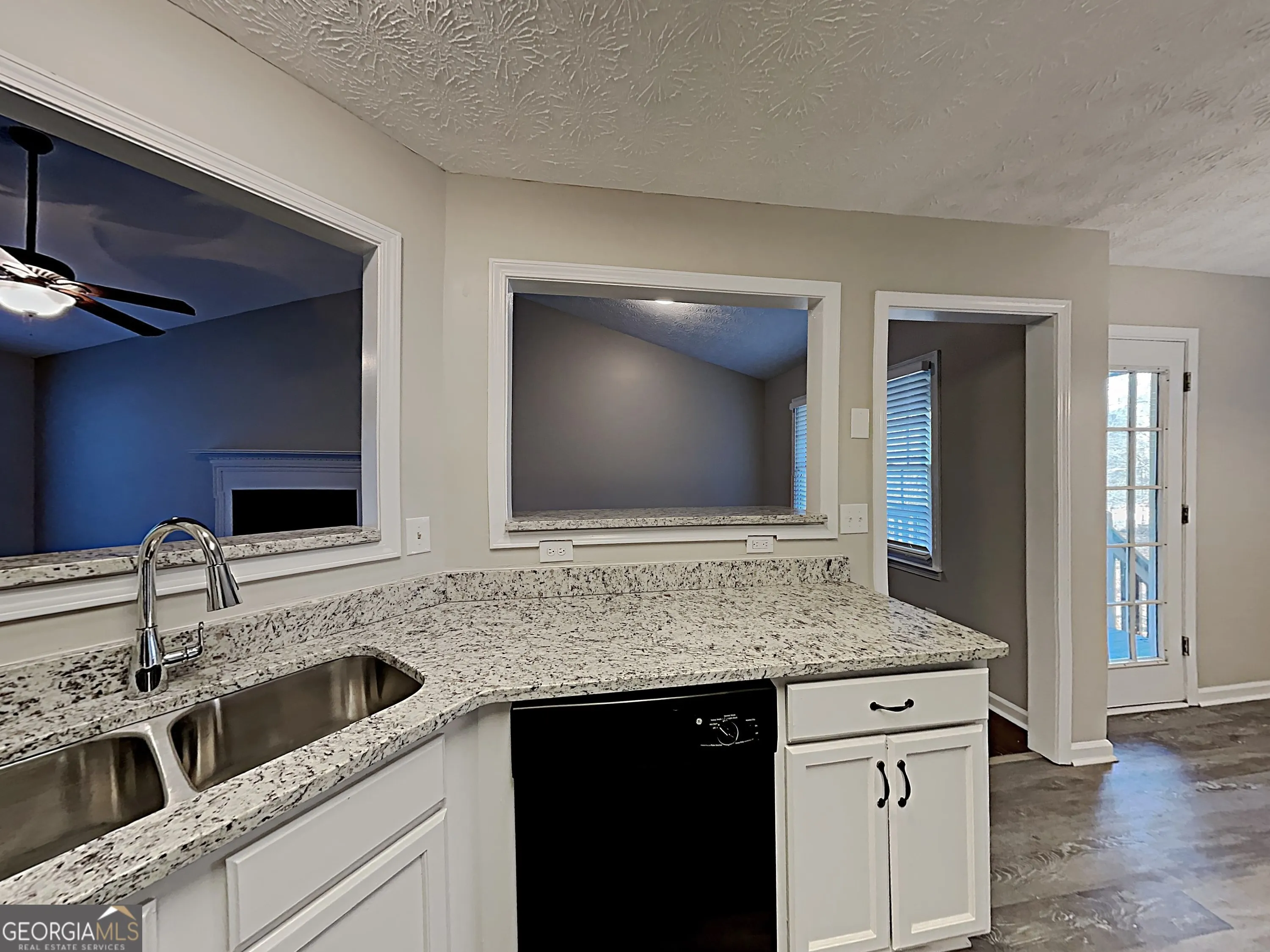 252 Bridge Pl — photo 16 of 29