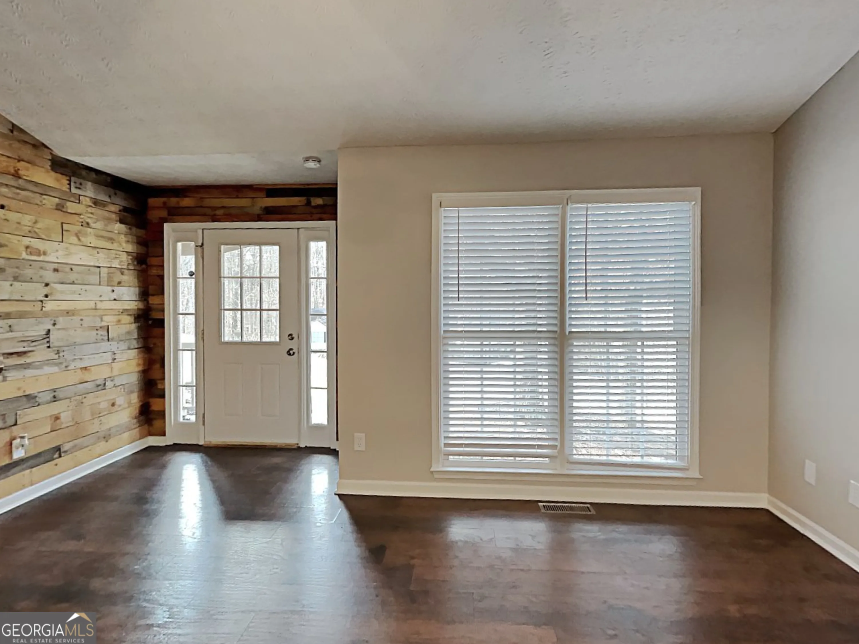 252 Bridge Pl — photo 4 of 29