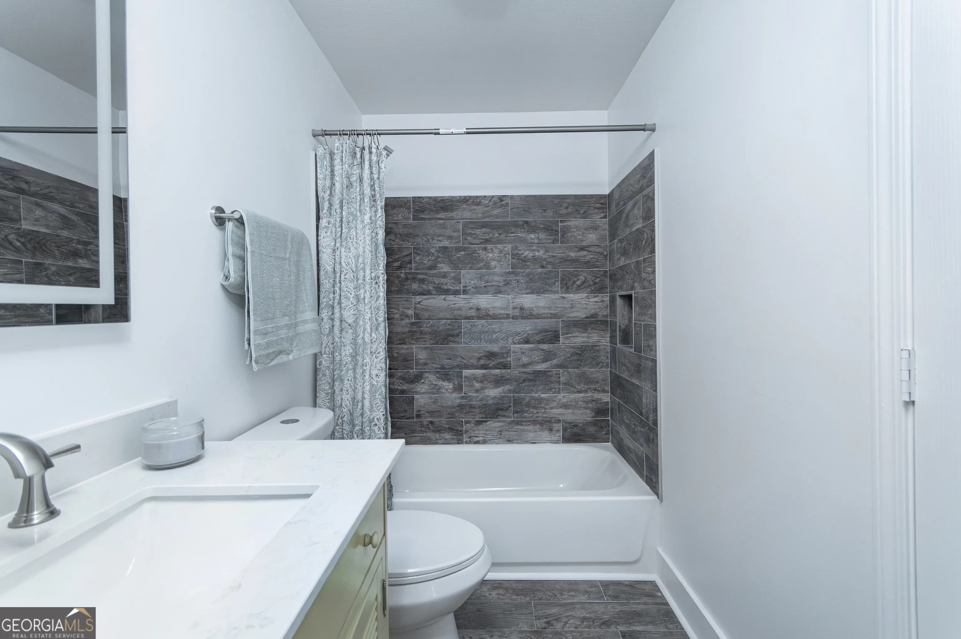 44 Pittman Dr — photo 16 of 27