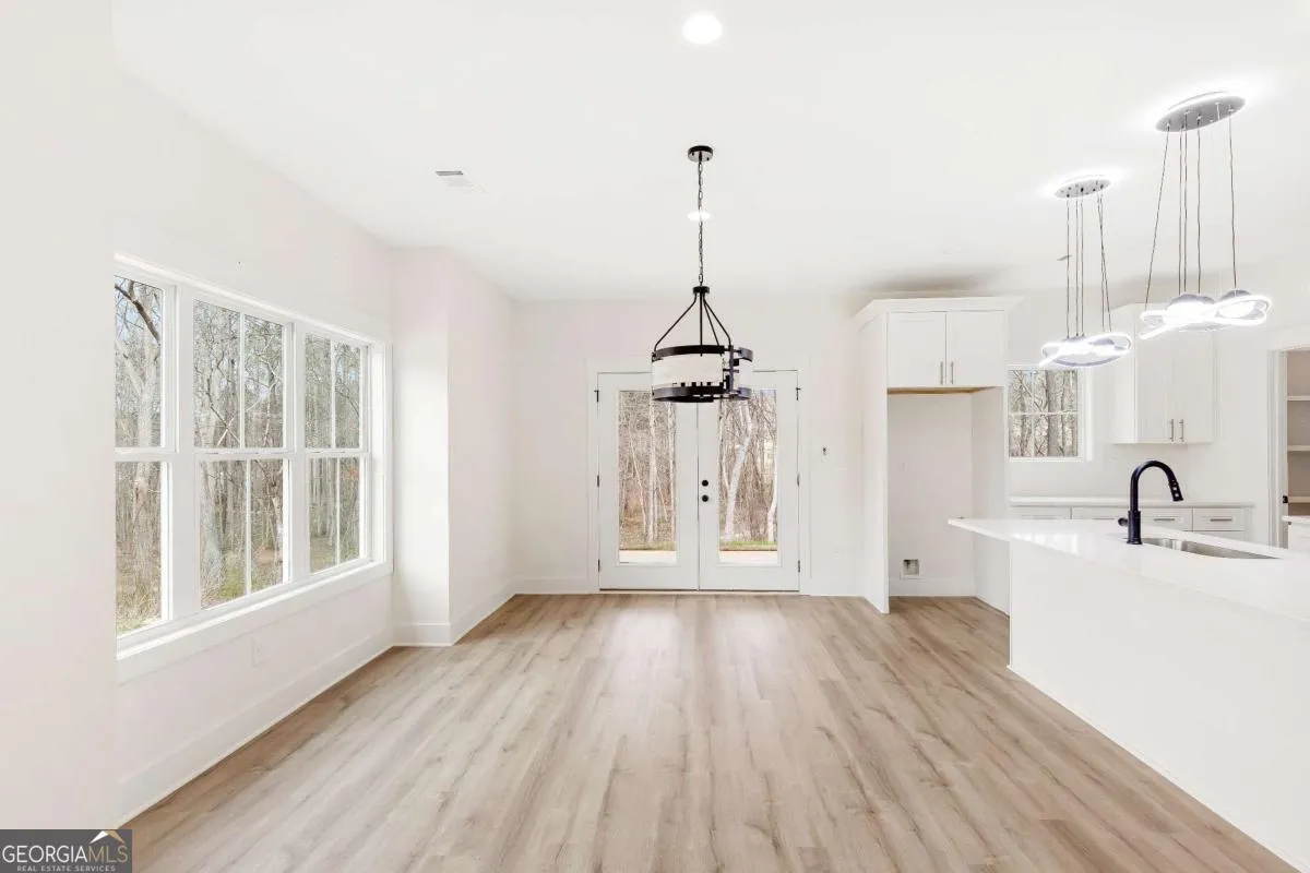 176 Paige St — photo 10 of 48