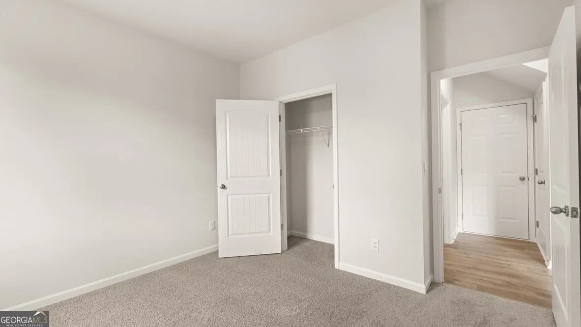 218 Thompson Ridge Ln — photo 9 of 35