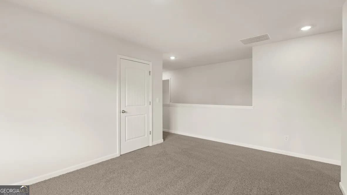 218 Thompson Ridge Ln — photo 17 of 35