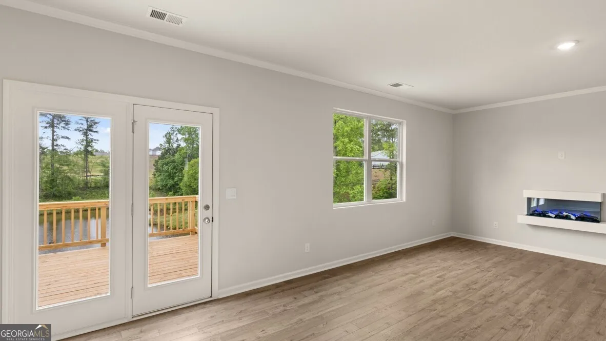 218 Thompson Ridge Ln — photo 3 of 35