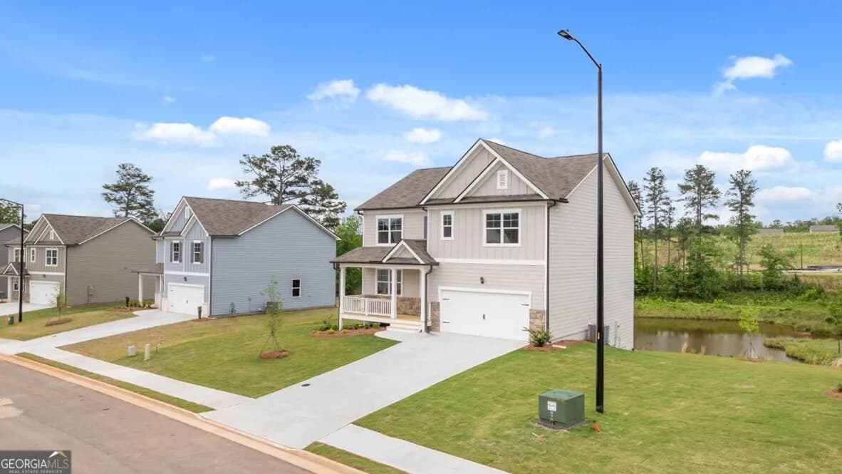 218 Thompson Ridge Ln — photo 2 of 35