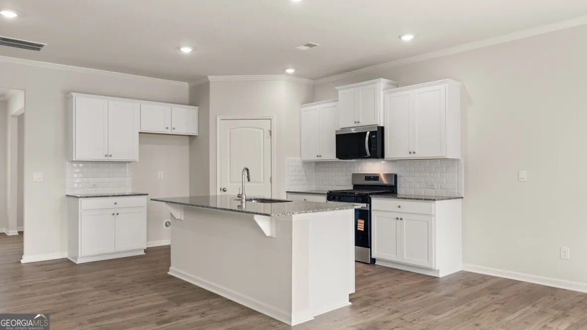 218 Thompson Ridge Ln — photo 32 of 35