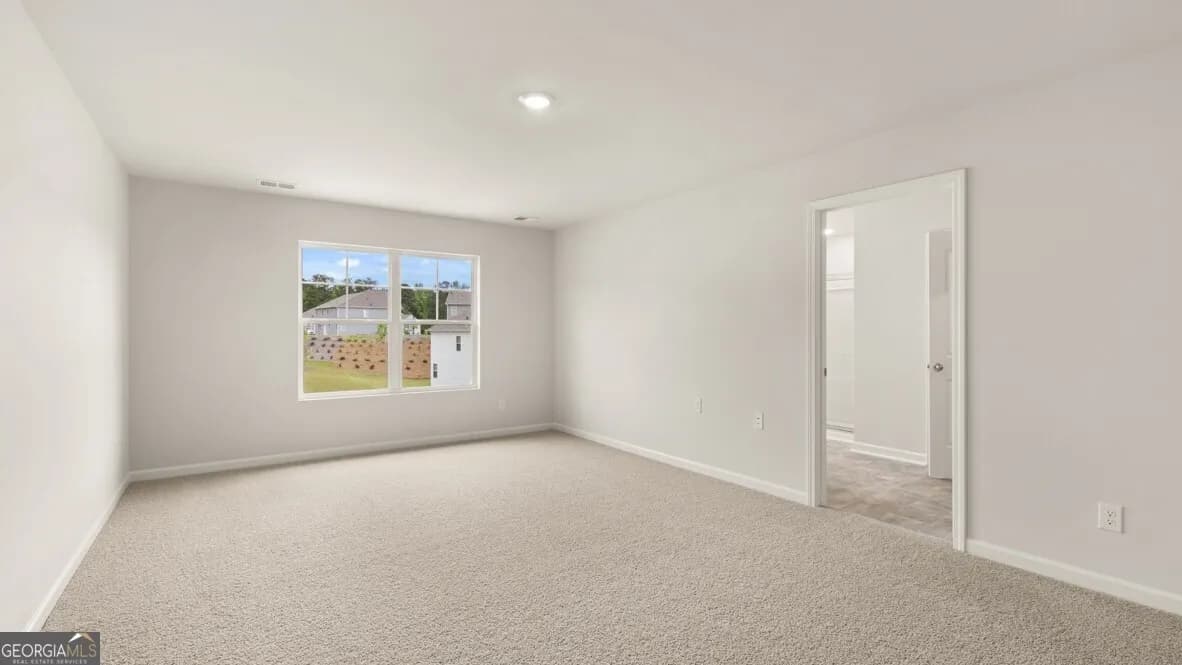 218 Thompson Ridge Ln — photo 12 of 35