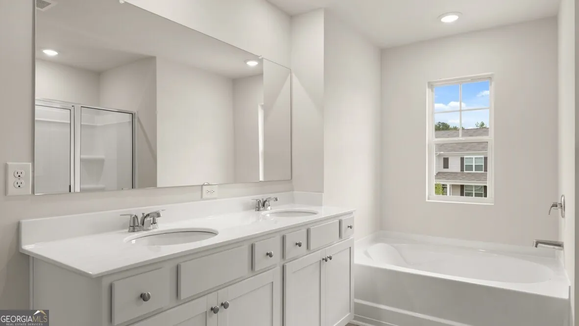 218 Thompson Ridge Ln — photo 14 of 35