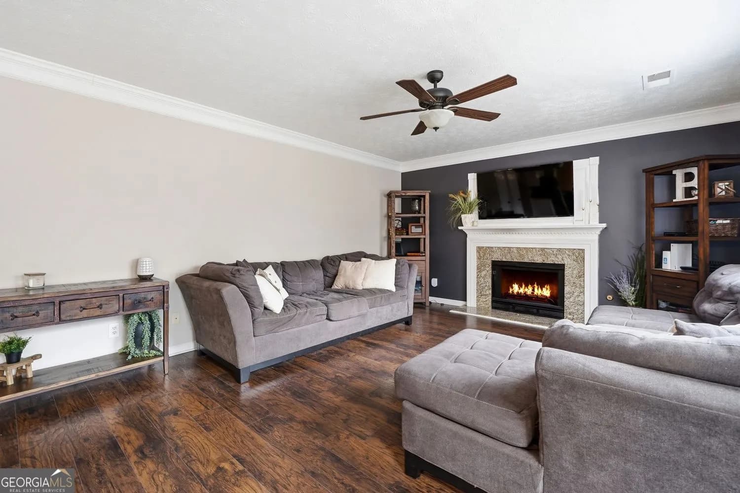 303 Crestworth Xing — photo 4 of 45
