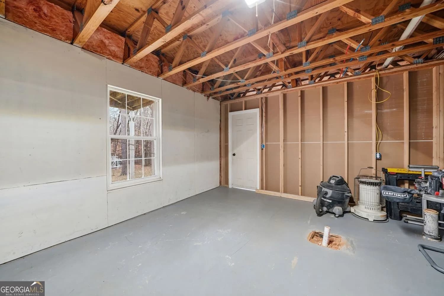 303 Crestworth Xing — photo 23 of 45