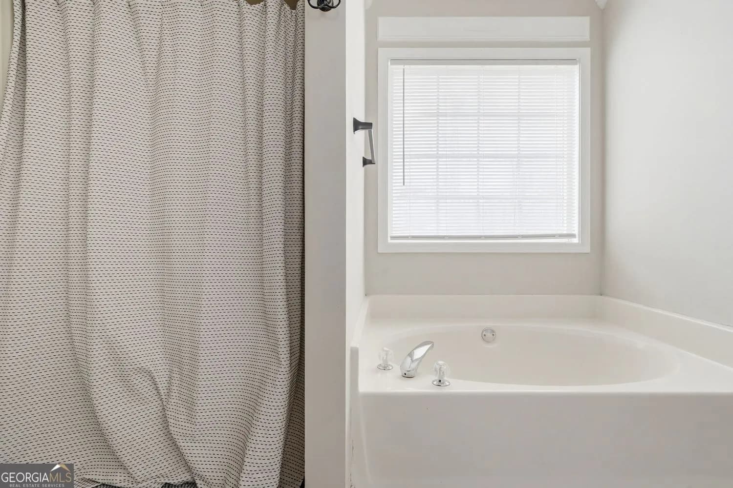 303 Crestworth Xing — photo 12 of 45