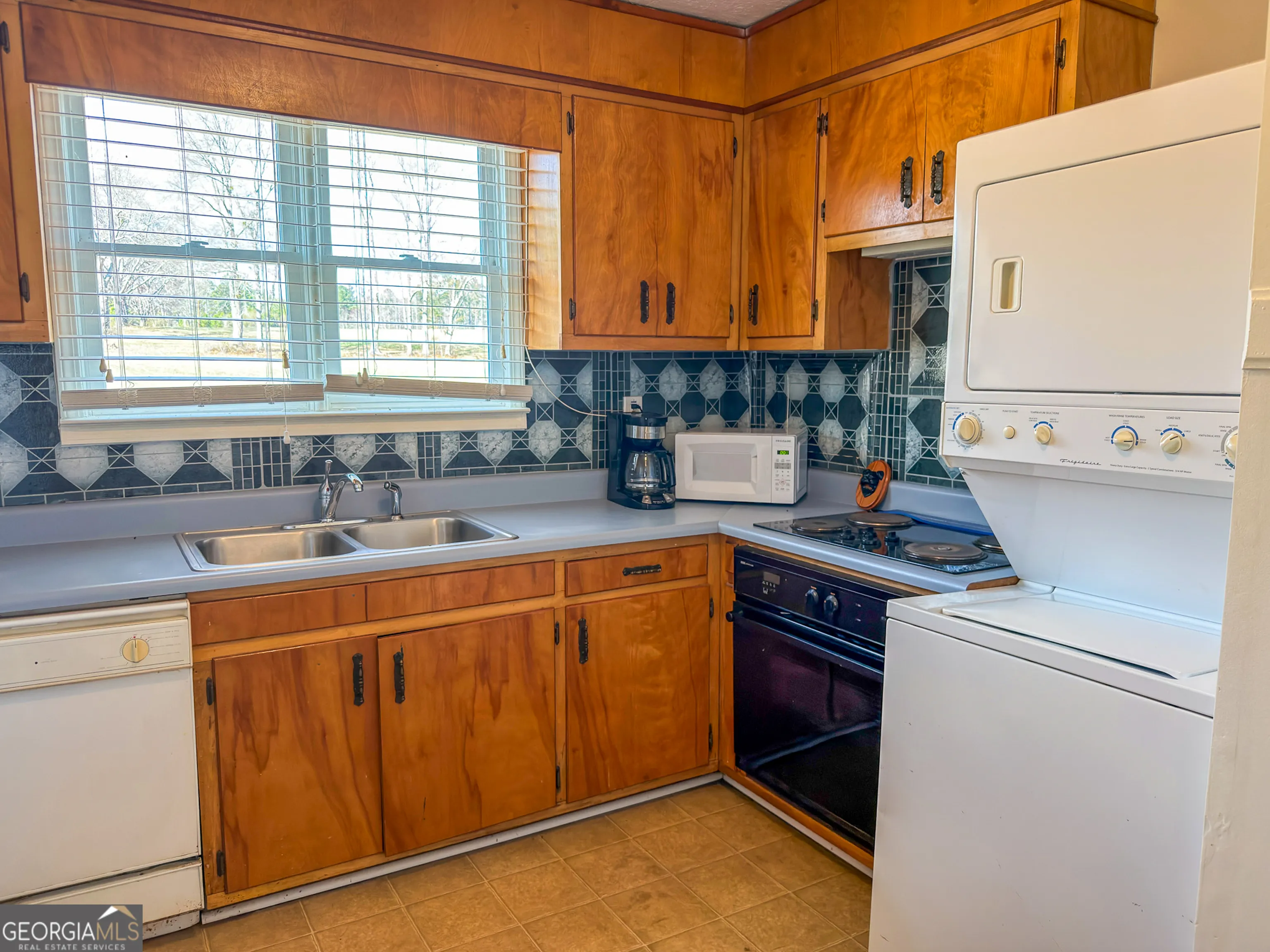 1304 Broad St — photo 8 of 67