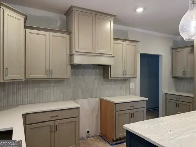 134 Woodford Dr — photo 8 of 13