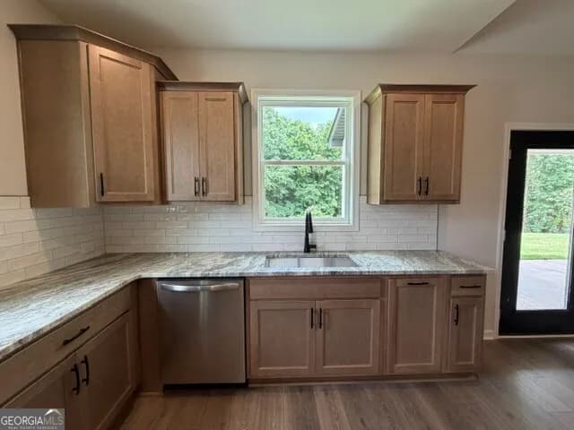 127 Woodford Dr — photo 3 of 19