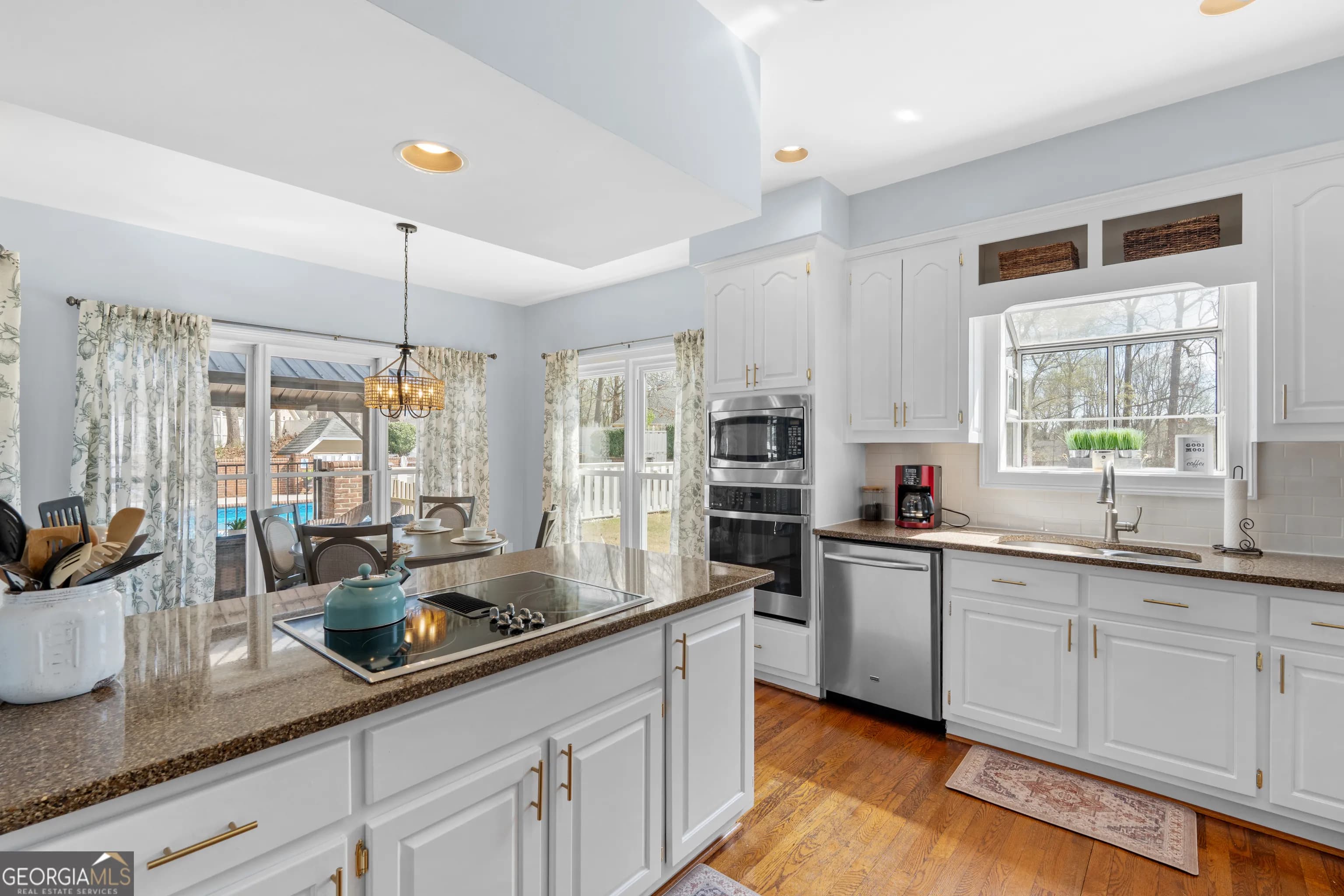 34 Hickory Gln — photo 9 of 53