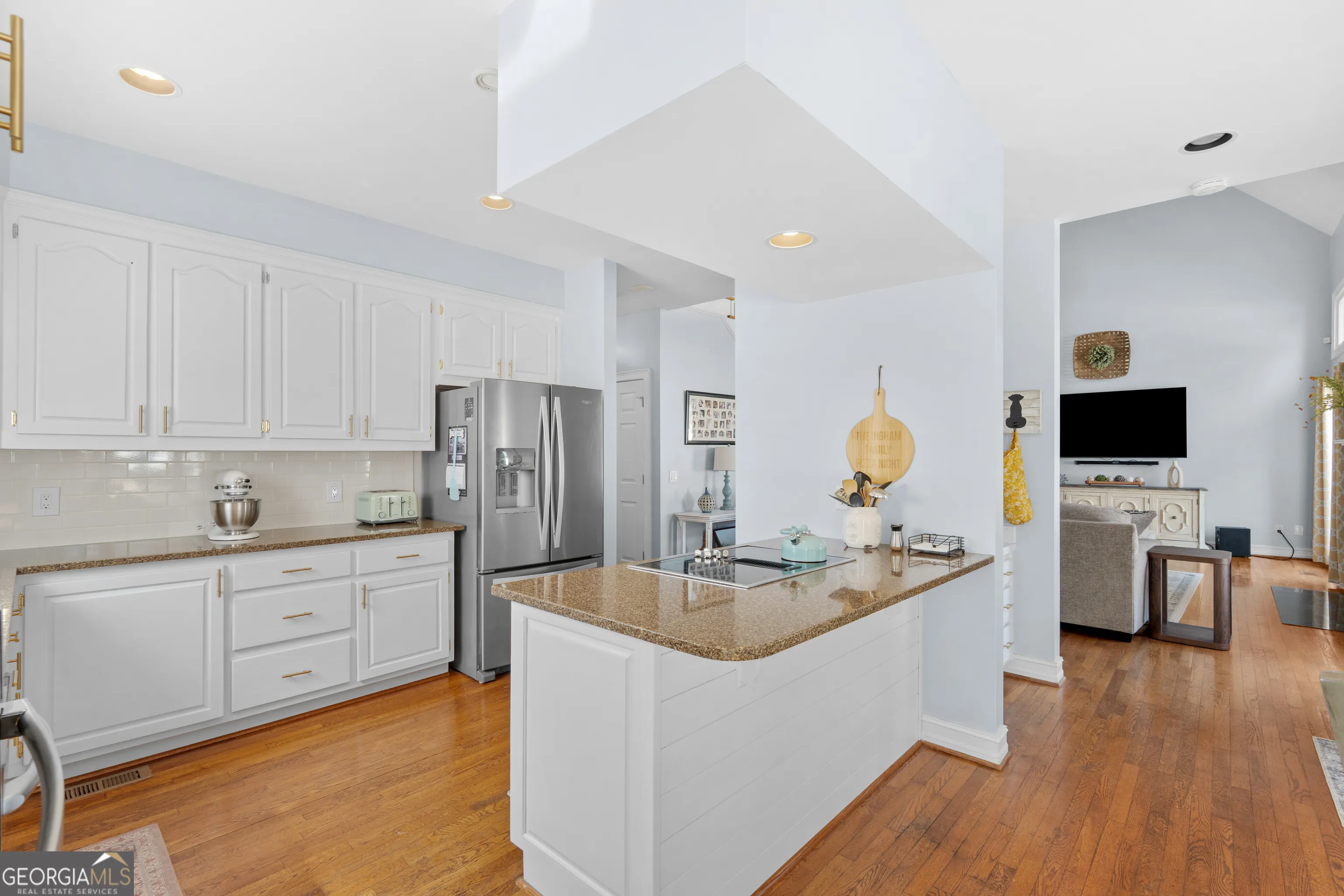 34 Hickory Gln — photo 11 of 53