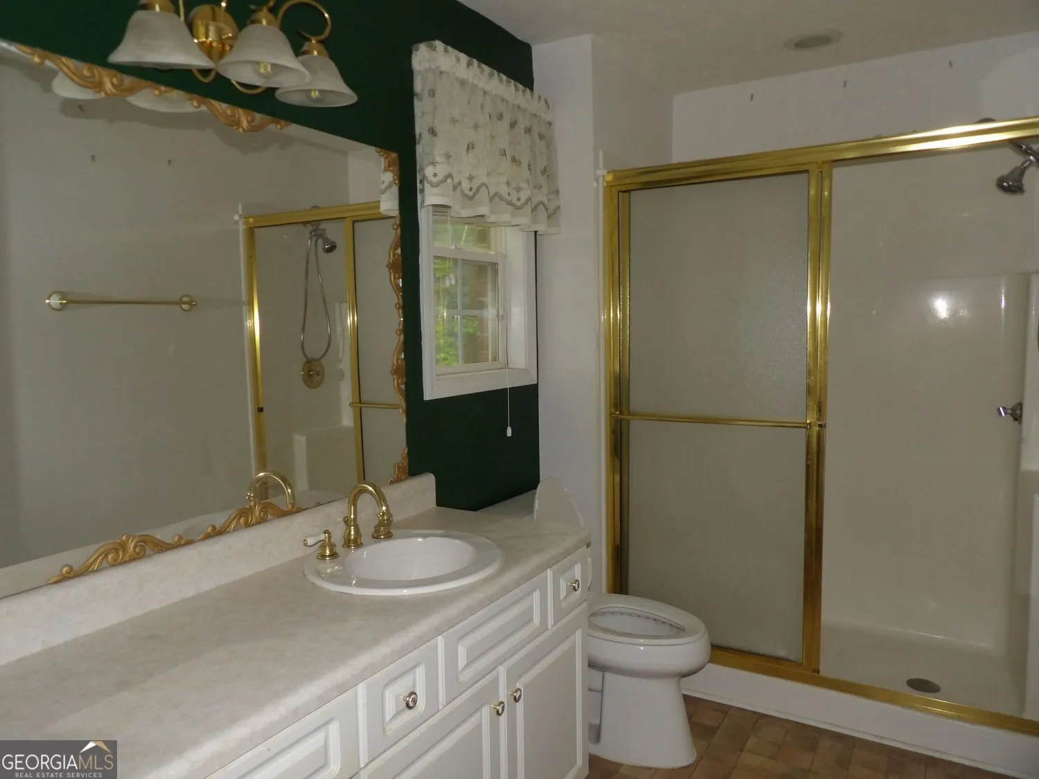 676 Graham Rd — photo 3 of 19