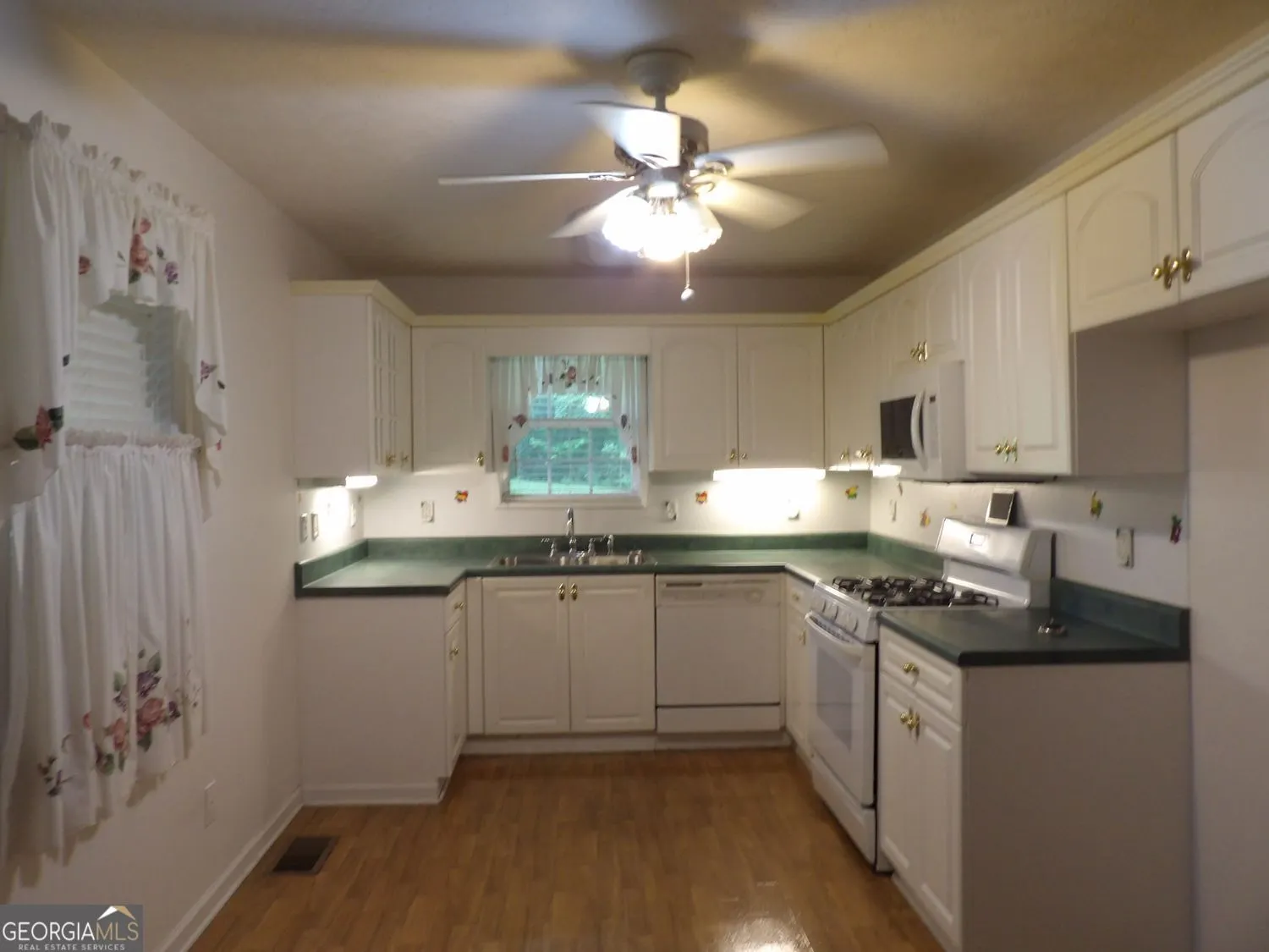 676 Graham Rd — photo 14 of 19