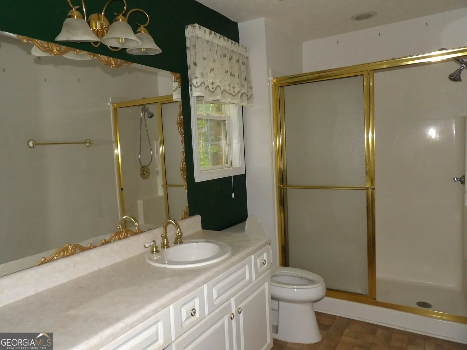 676 Graham Rd — photo 4 of 19