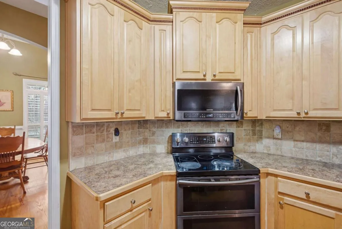 8866 Camp Tree Ct — photo 4 of 44