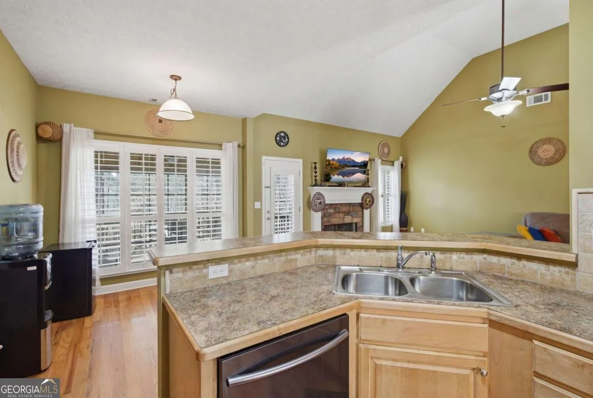 8866 Camp Tree Ct — photo 6 of 44