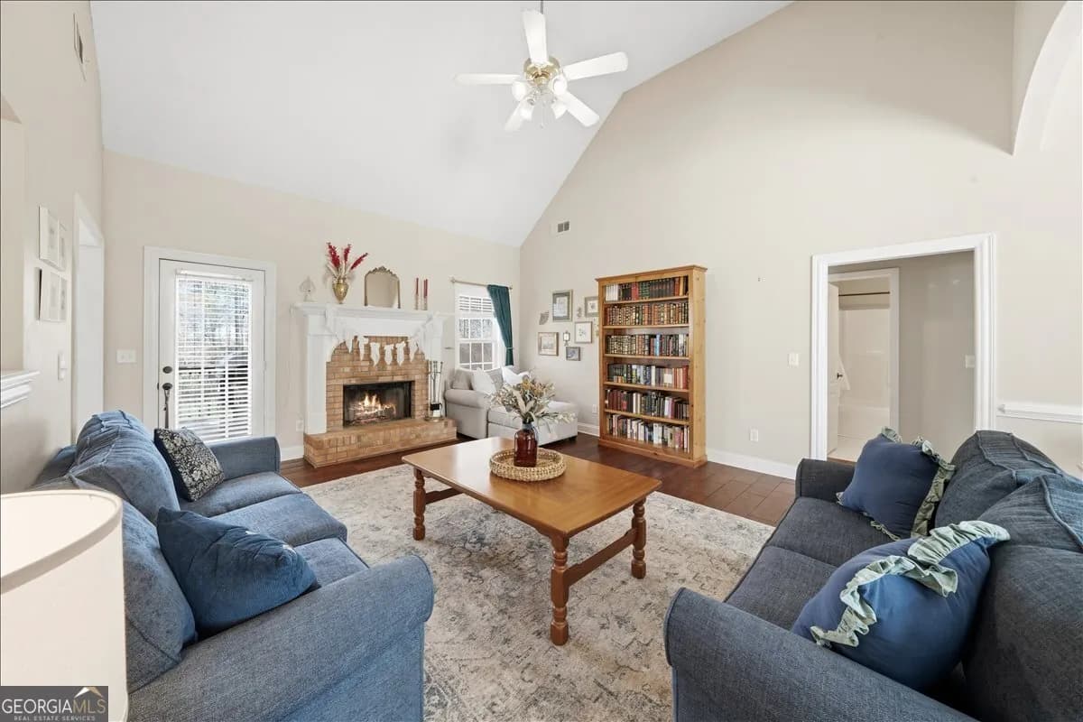 125 Creek Crossing Ln — photo 31 of 35