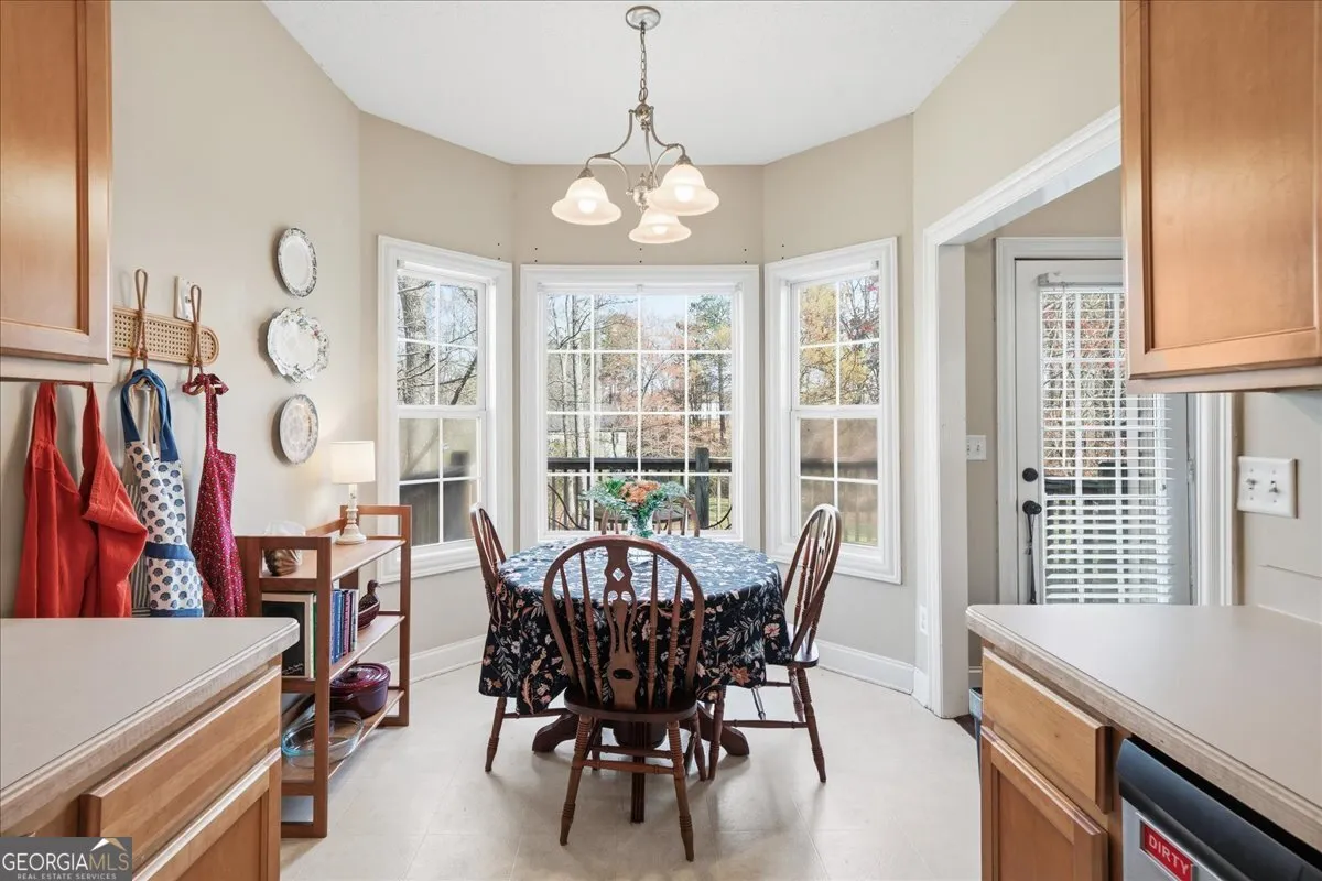 125 Creek Crossing Ln — photo 3 of 35