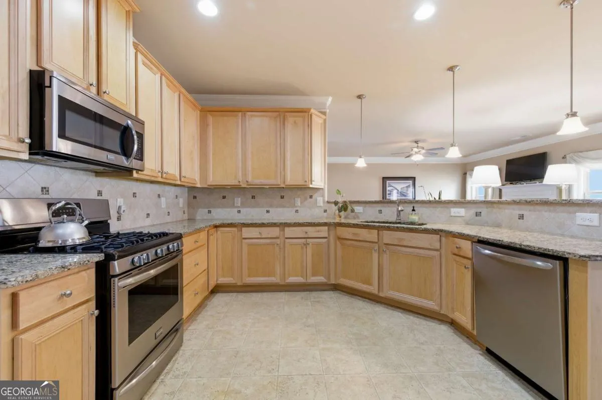 3451 Summerlin Pkwy — photo 9 of 39