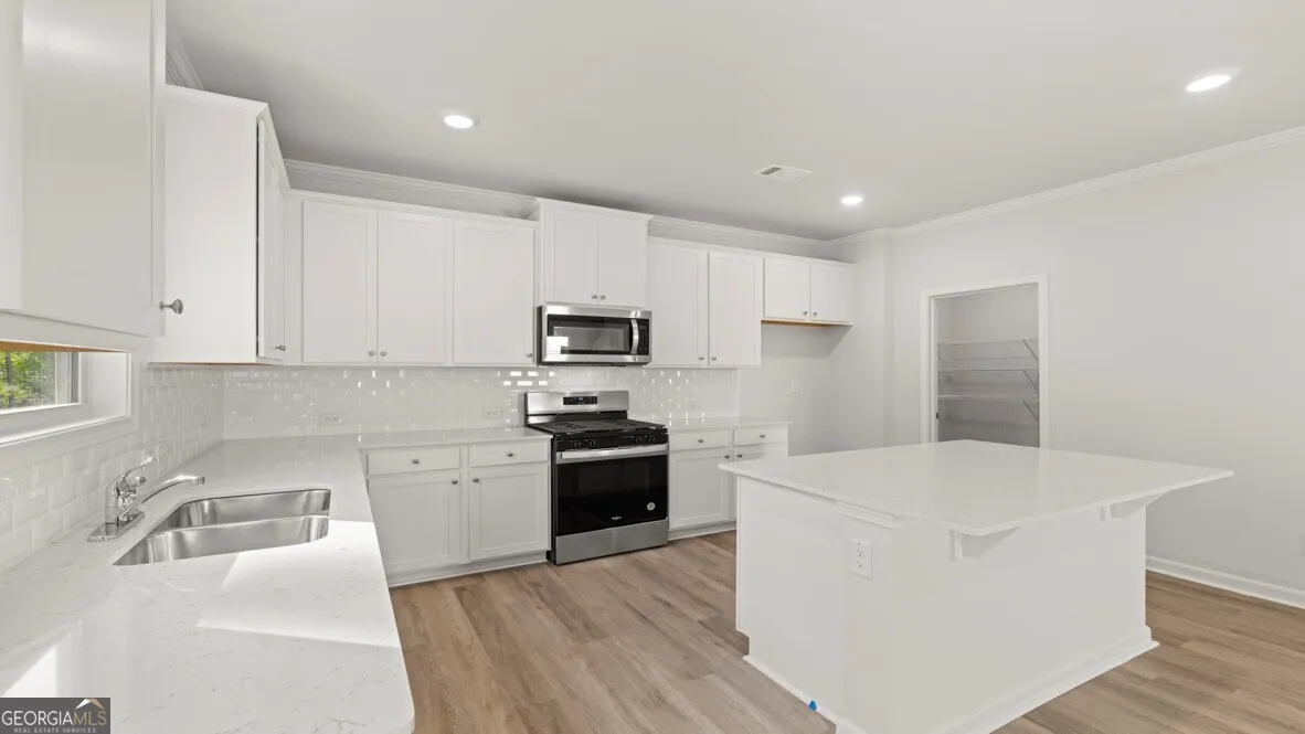 530 Hampton Ter — photo 33 of 33