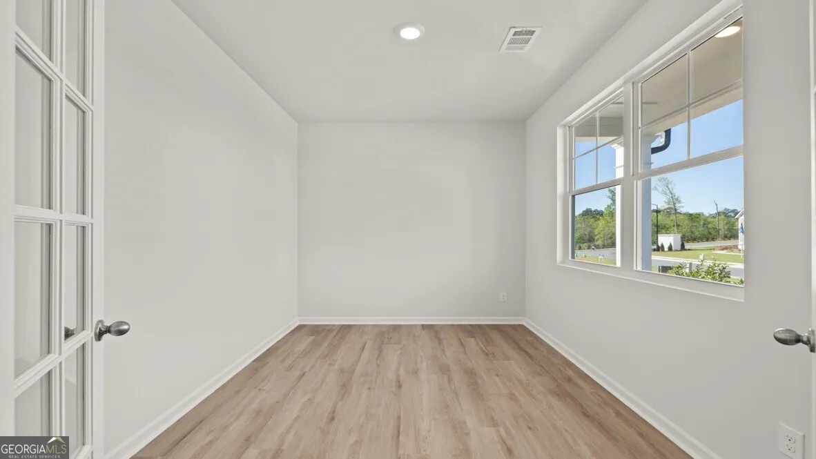 530 Hampton Ter — photo 13 of 33
