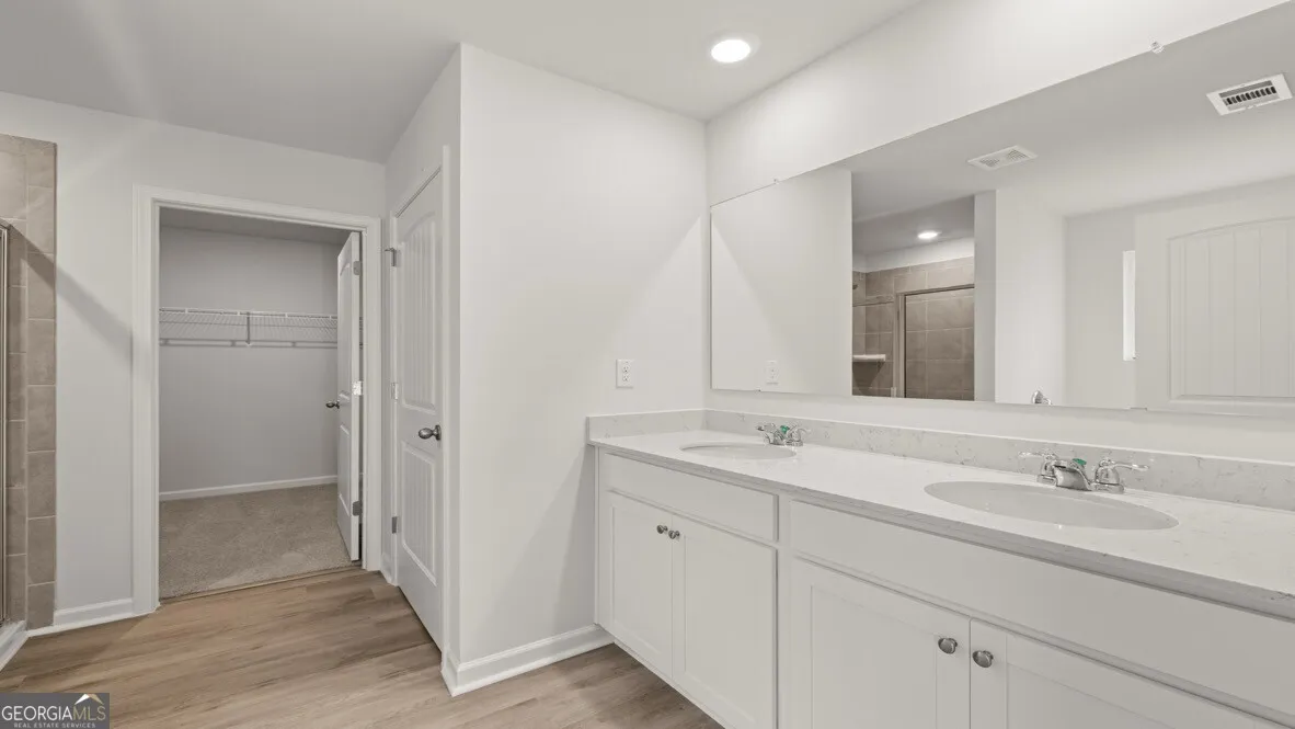 530 Hampton Ter — photo 14 of 33