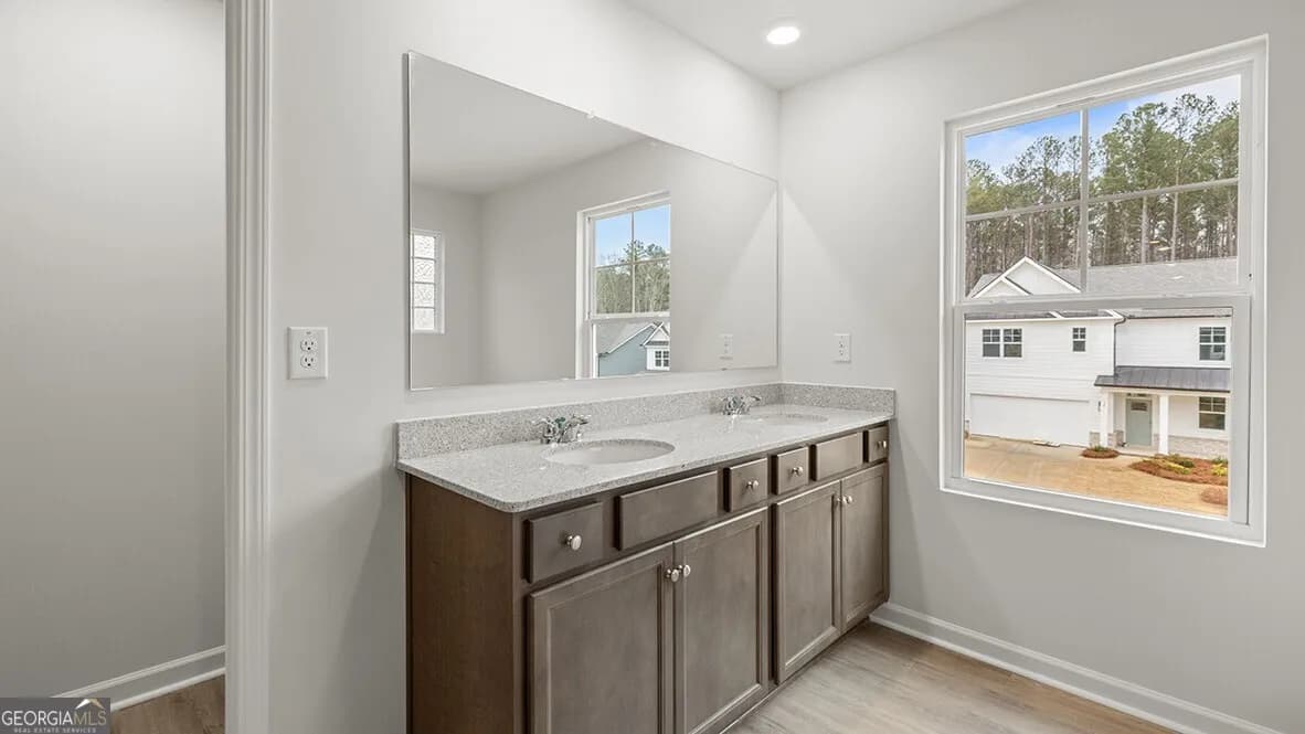 529 Hampton Ter — photo 15 of 30