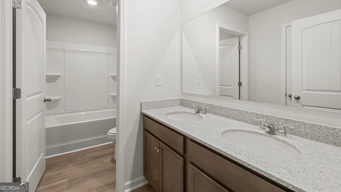 529 Hampton Ter — photo 22 of 30