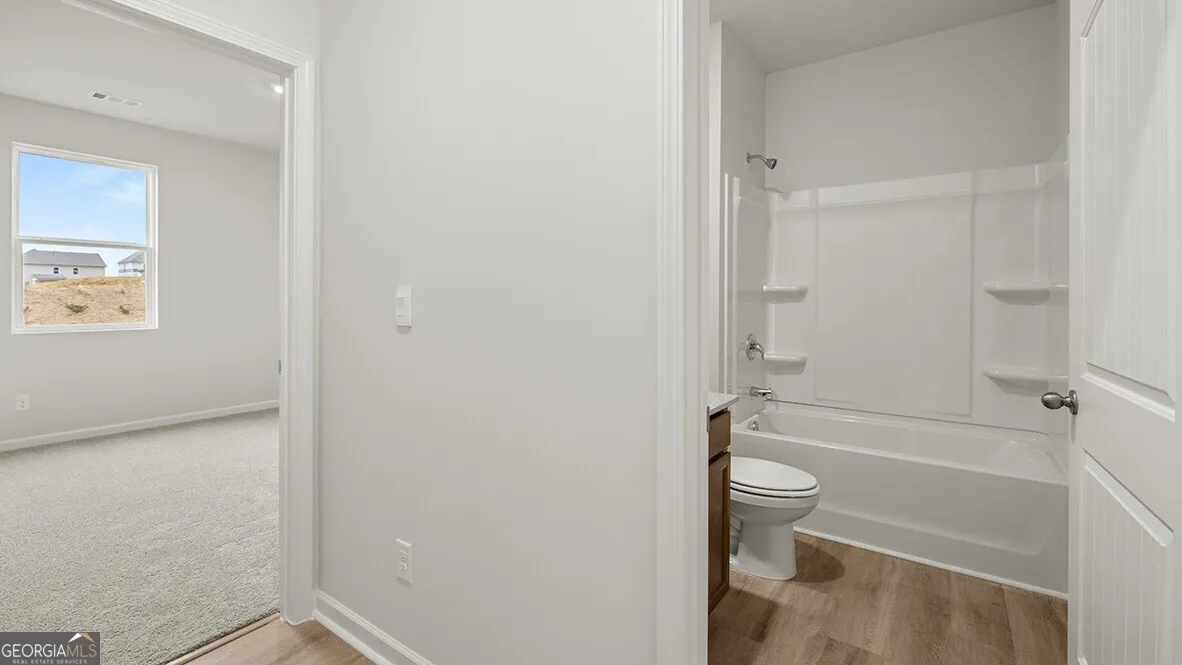 529 Hampton Ter — photo 7 of 30