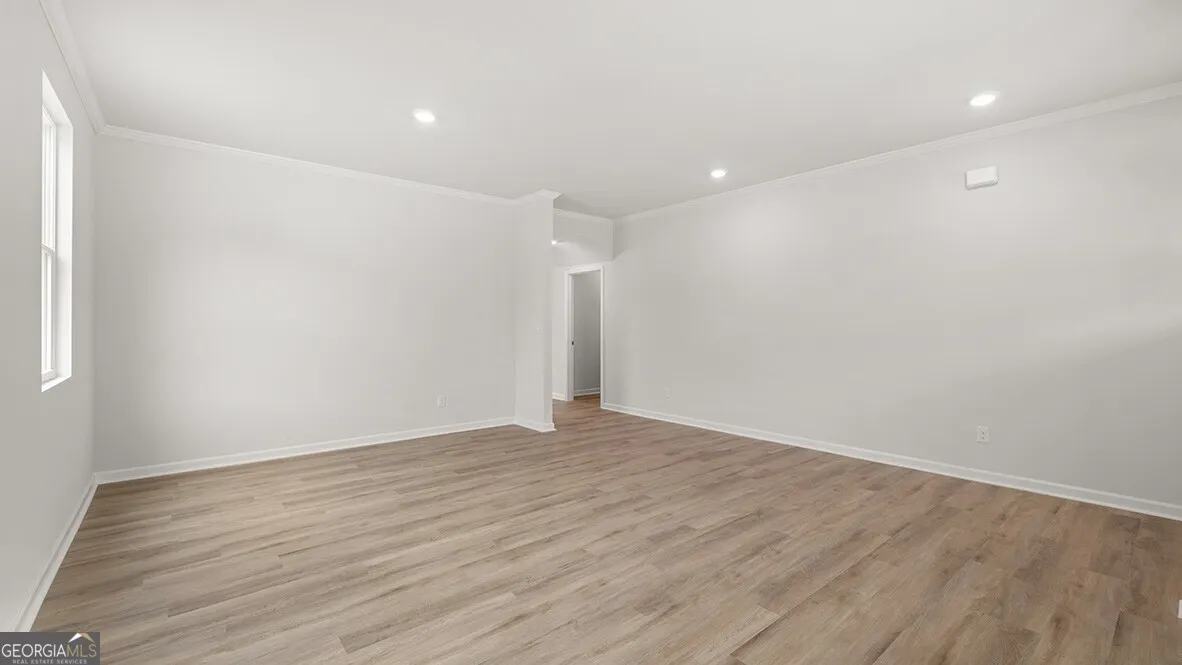 517 Hampton Ter — photo 13 of 35
