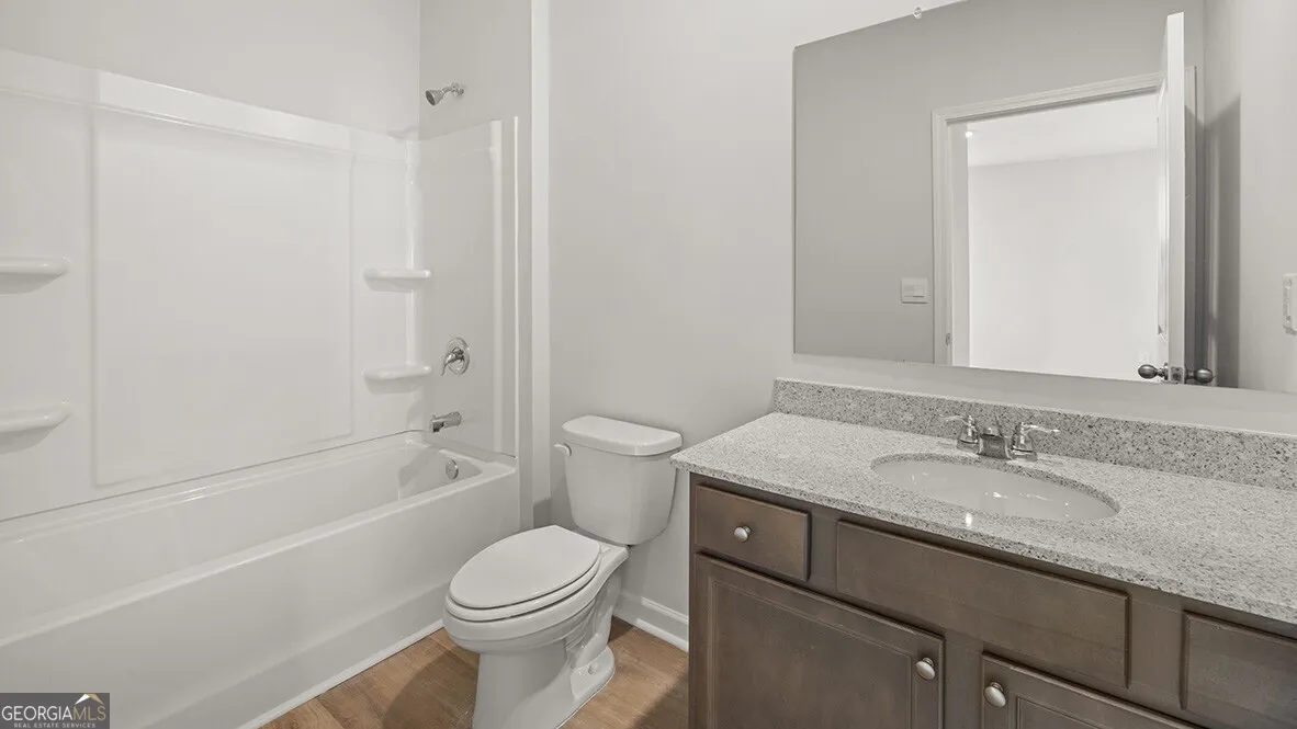 517 Hampton Ter — photo 10 of 35