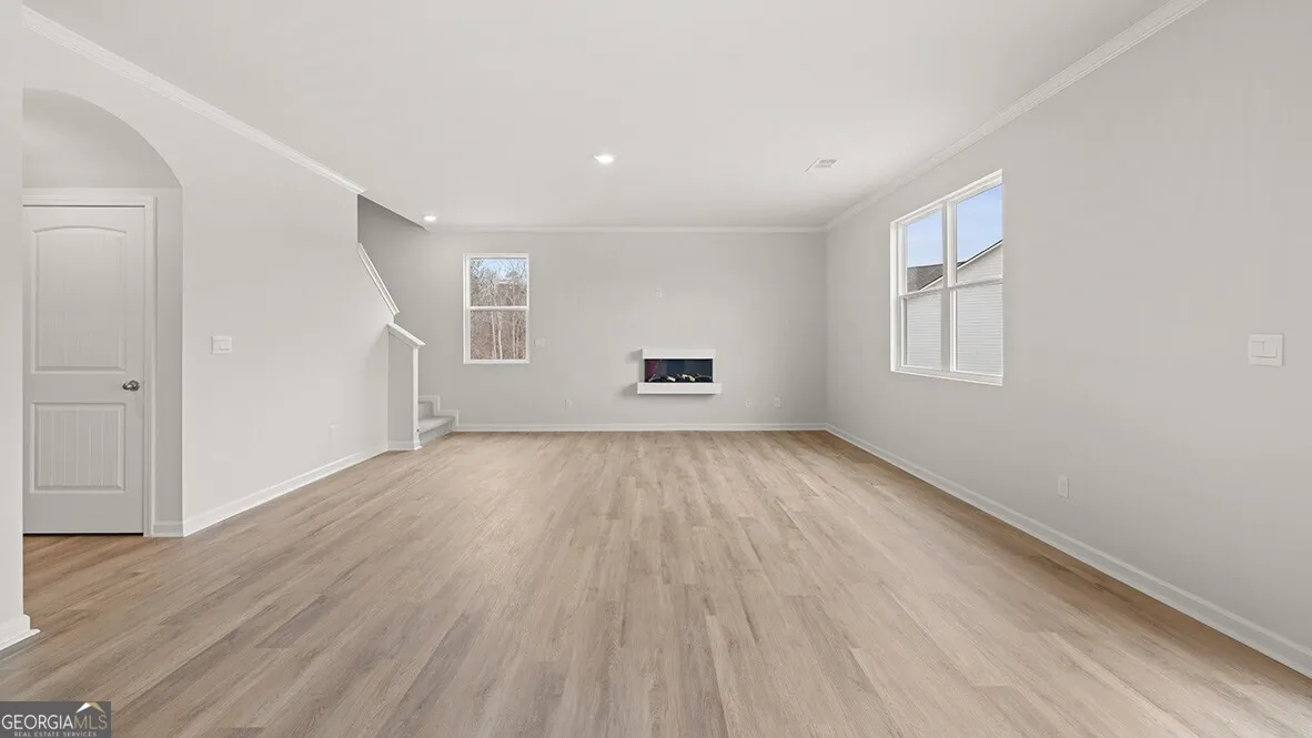 517 Hampton Ter — photo 3 of 35