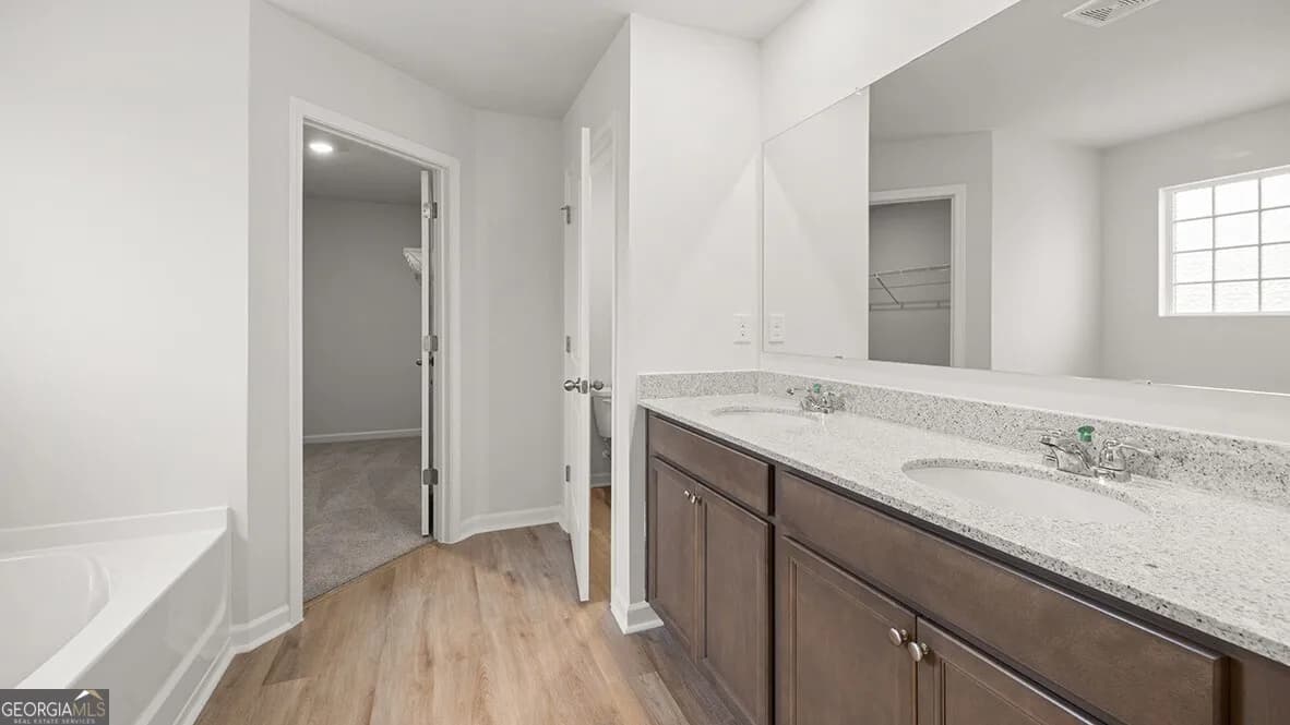 517 Hampton Ter — photo 15 of 35