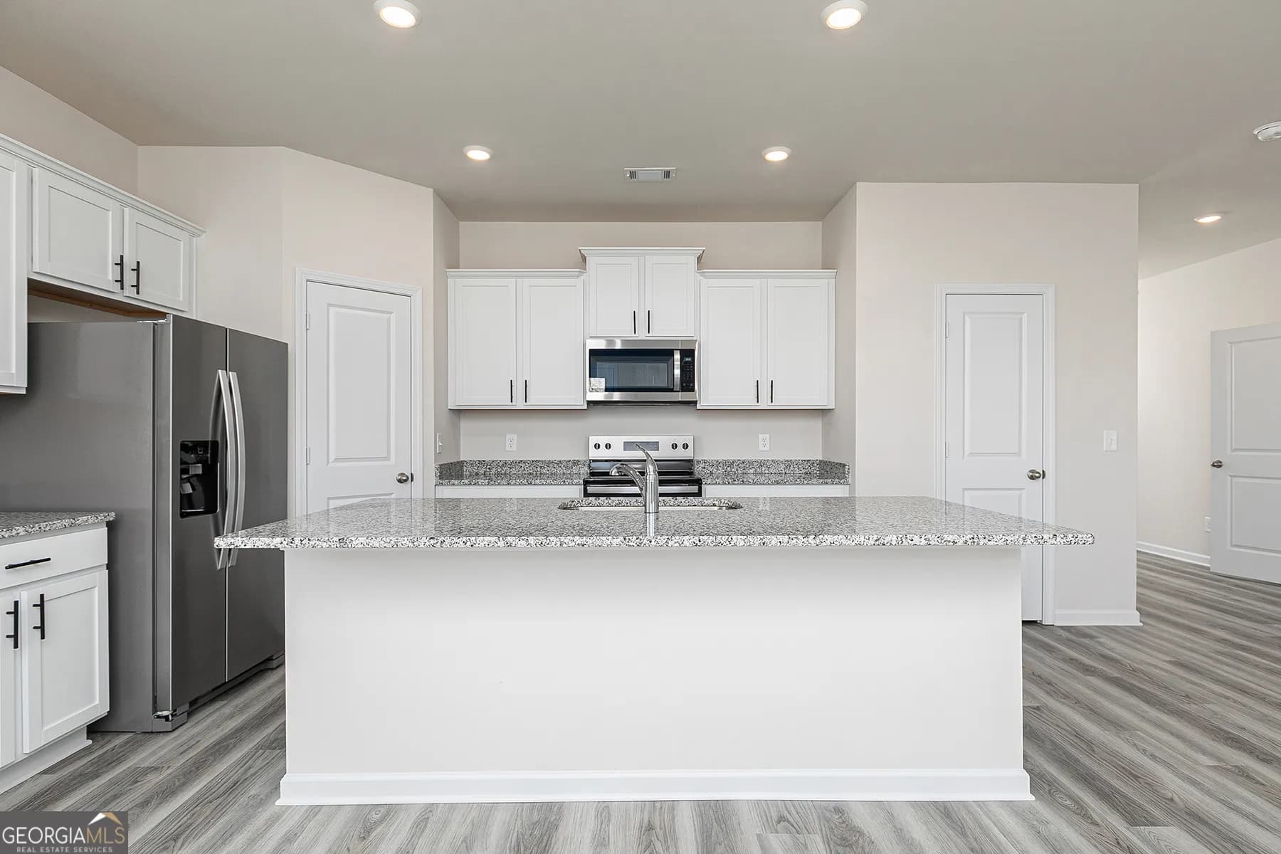 653 Mackenzie Cv — photo 10 of 13