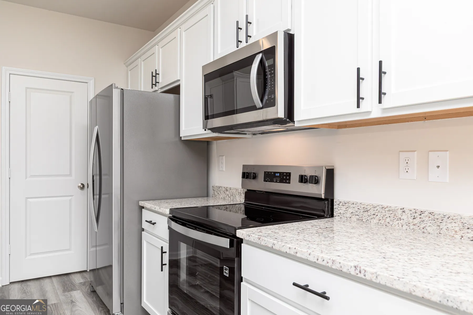 640 Mackenzie Cv — photo 9 of 13