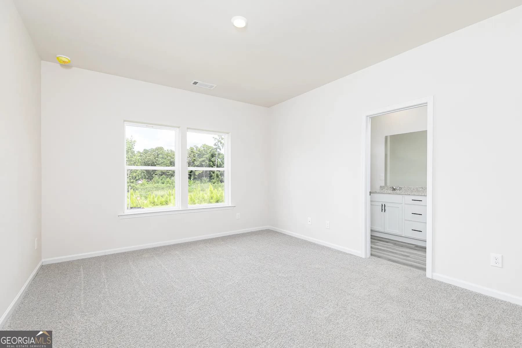 640 Mackenzie Cv — photo 12 of 13