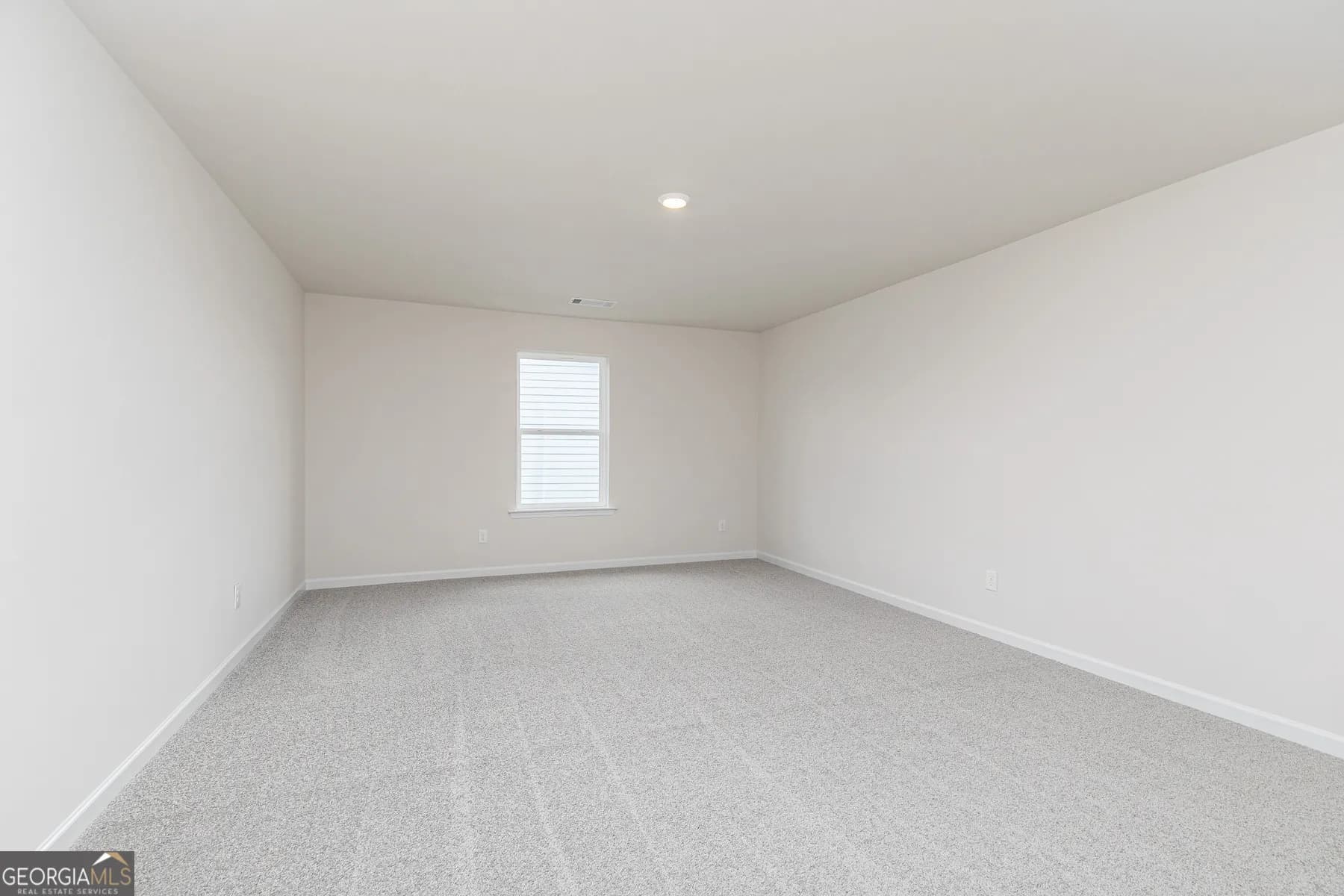 640 Mackenzie Cv — photo 11 of 13