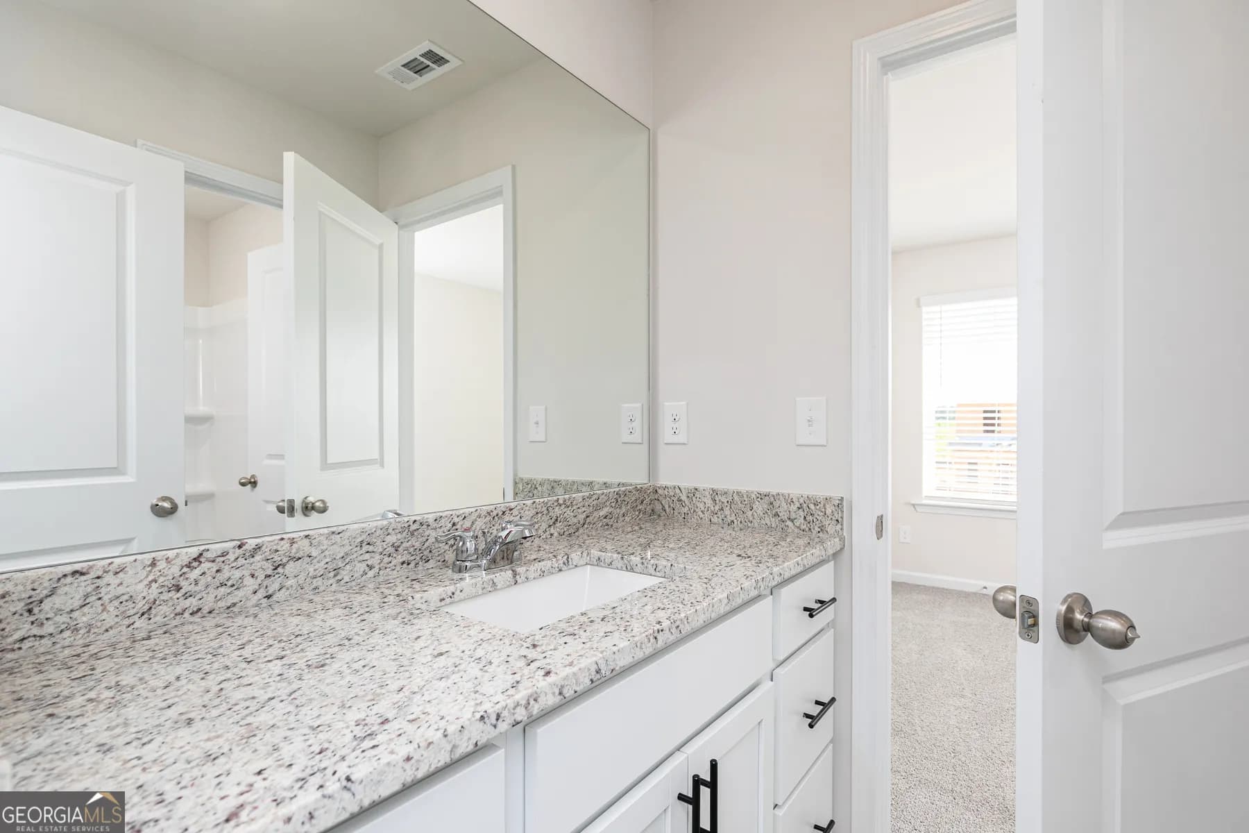 640 Mackenzie Cv — photo 5 of 13