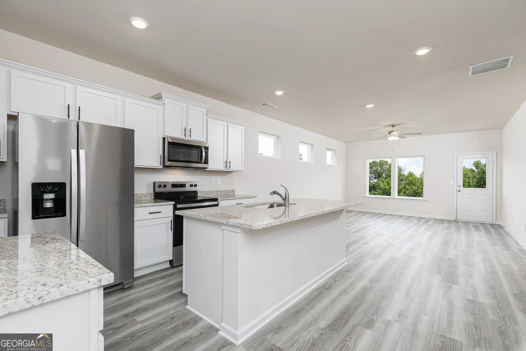 640 Mackenzie Cv — photo 8 of 13